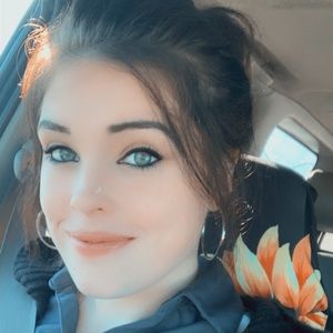 Meet your Posher, Whitney